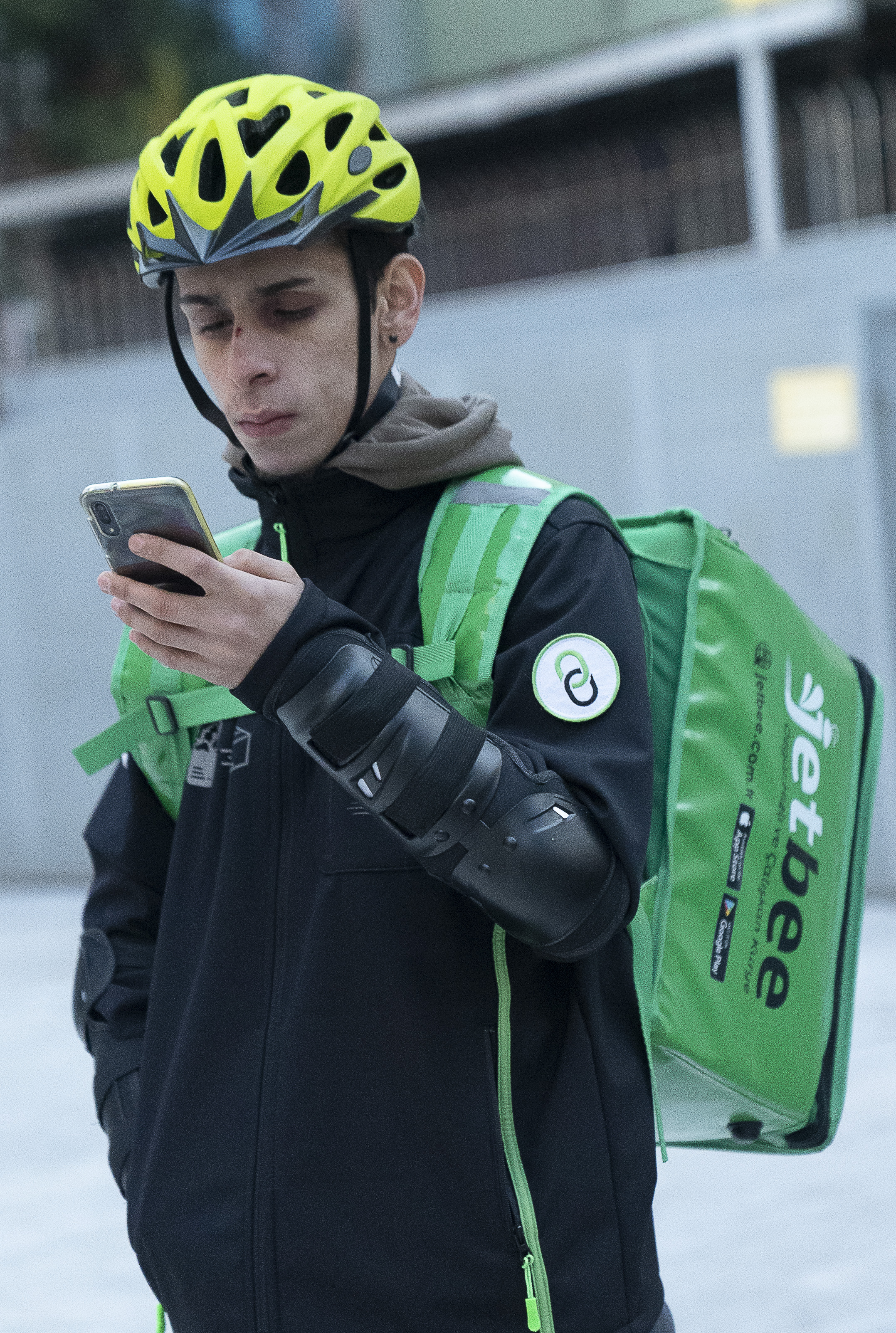 Jetbee لخدمات التوصيل السريع